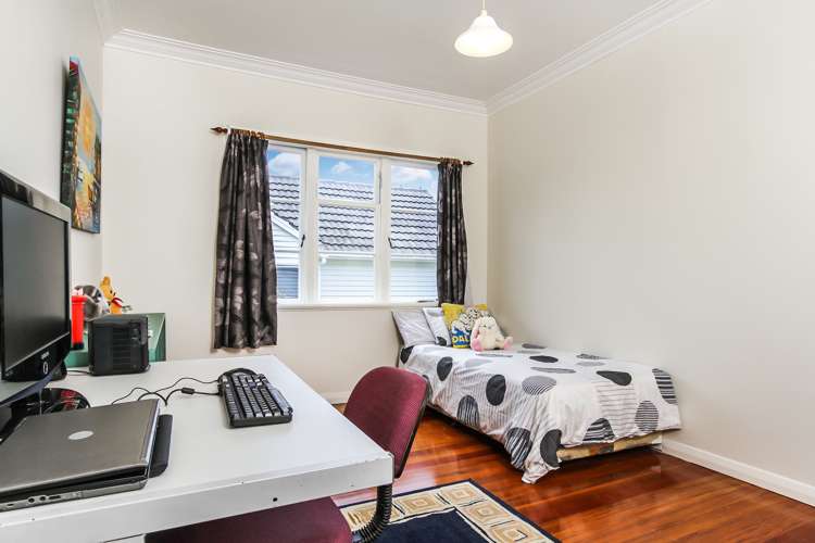 8 Links Road New Lynn_8