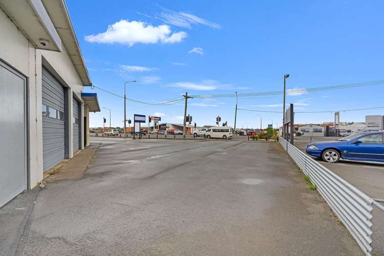 15 North Road_4