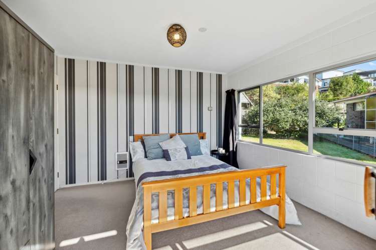 8 Ian Place Glendene_16