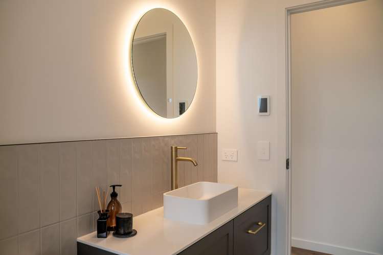 105 Burdon Loop Lake Hawea_19