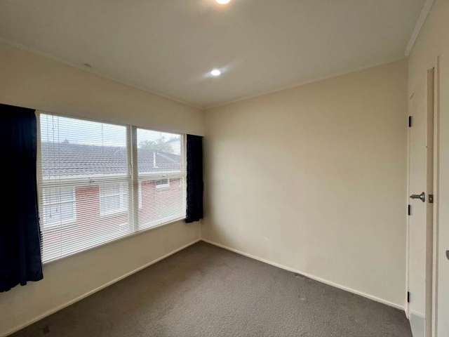 1/11 Sovereign Place Glenfield_4
