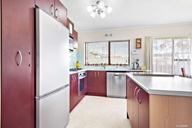 2/9 Clayburn Road Glen Eden_8