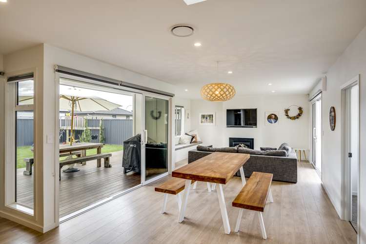 12 Hikawera Drive Frimley_7