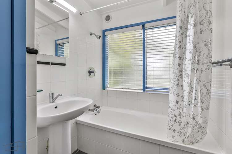 73 Woodfern Crescent Titirangi_15