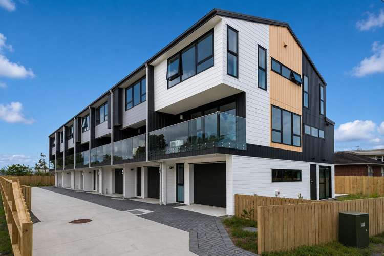 1/36 Longburn Road Henderson_0