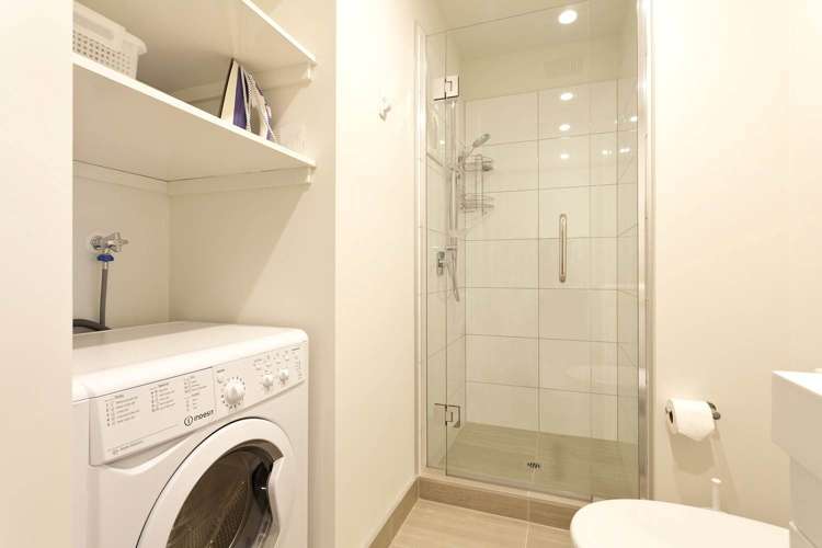 1304/18 St Martins Lane City Centre_3