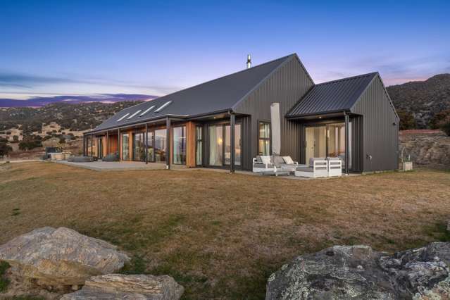 A sanctuary woven into the Central Otago landscape