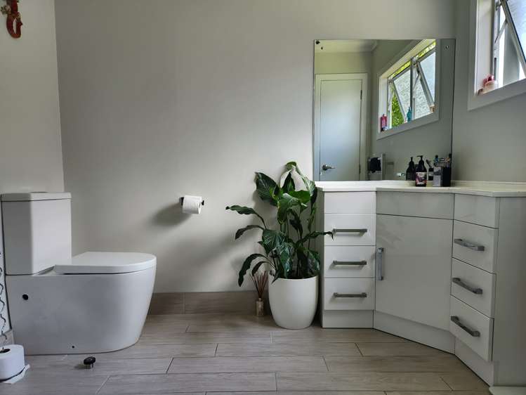 17a Deep Creek Rd Waiake_15