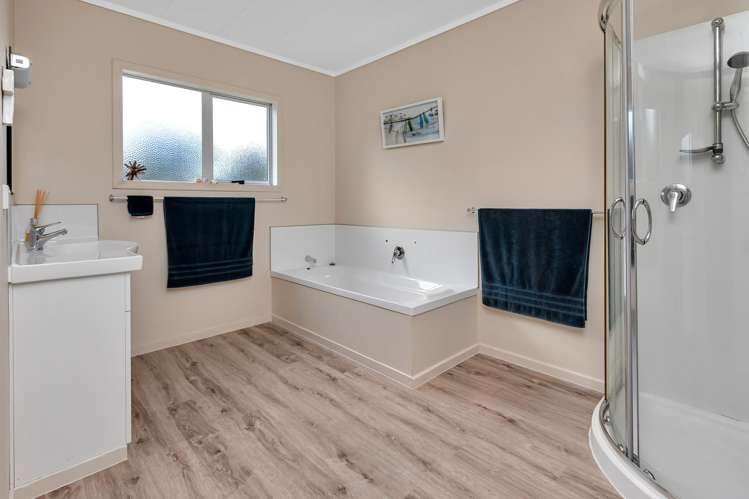 15 Pyle Road West One Tree Point_22