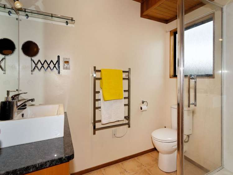 6 Central Park Drive Te Atatu South_13