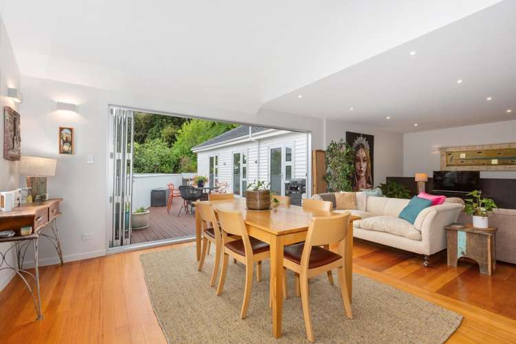 15 Kowhai Street Eastbourne_9