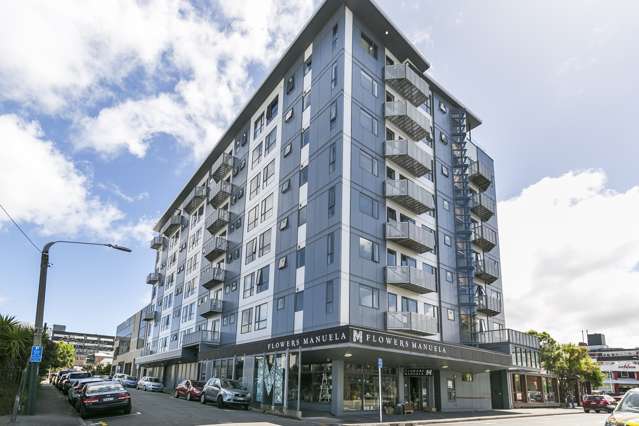 North Facing Corner Apartment With A Balcony