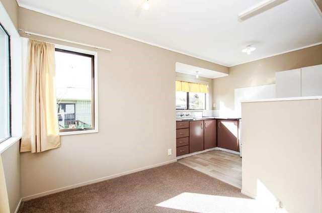 2/106 Shifnal Drive Randwick Park_4