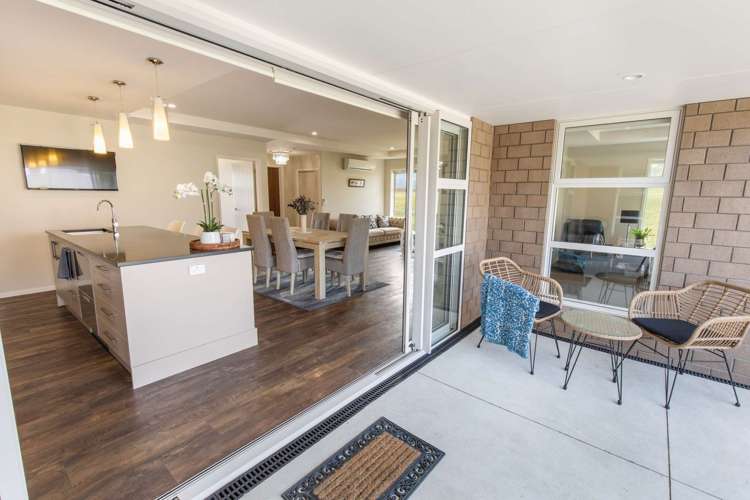 206 Pacific Drive Fitzherbert_15