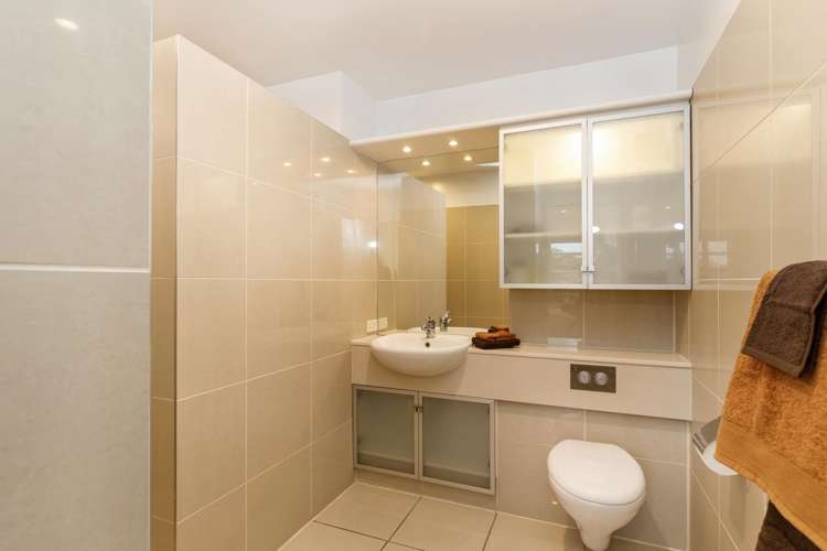 206/6 London Quay Picton_12