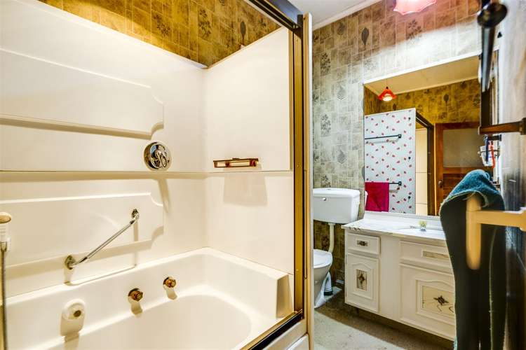 703 Park Road South Akina_11