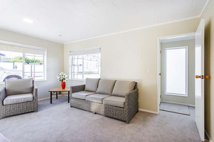 1/9 John Street Trentham_8