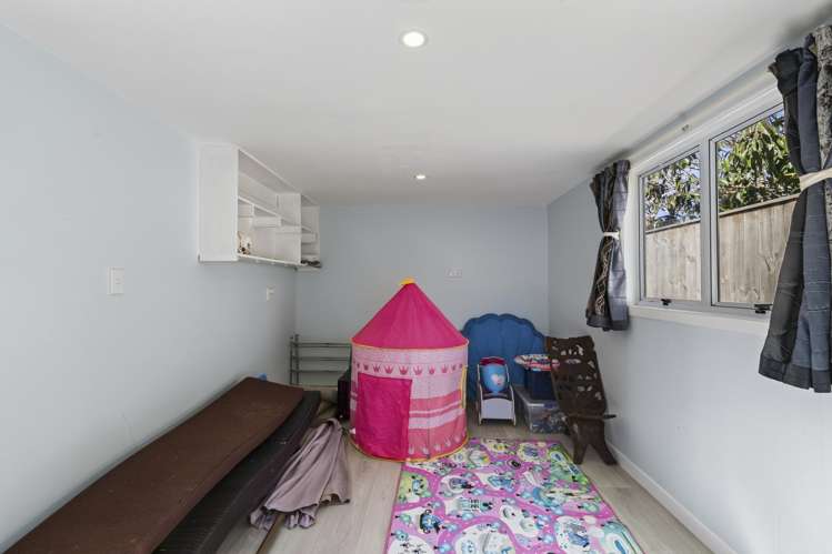 8 York Crescent Westown_23
