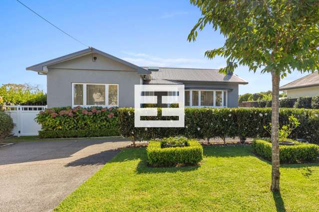 Mid-Century Magic, with Flair