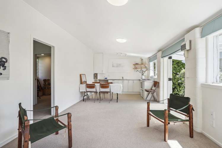 14 Riverview Road New Lynn_13