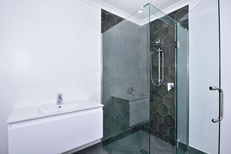 97 Pinecrest Drive Gulf Harbour_10