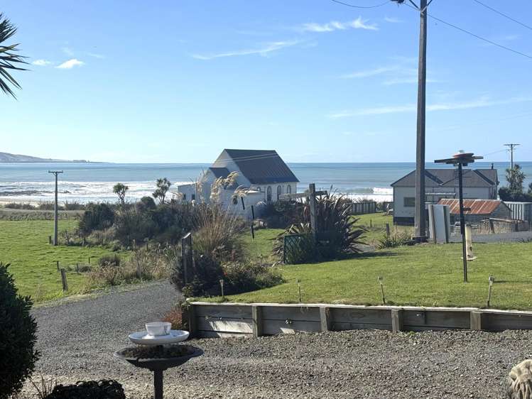 13 Wood Street Kaka Point_11