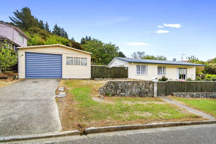 2 Naseby Grove Wainuiomata_1