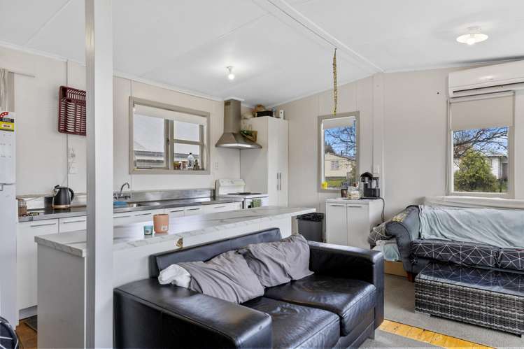20 Te Takinga Street_5
