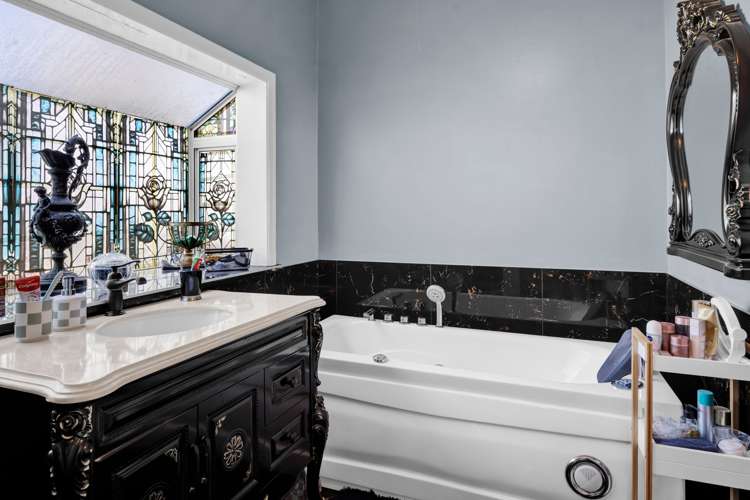 24 Castle Street Eltham_16