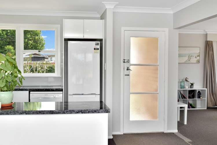 8 Wembury Grove Parkvale_6