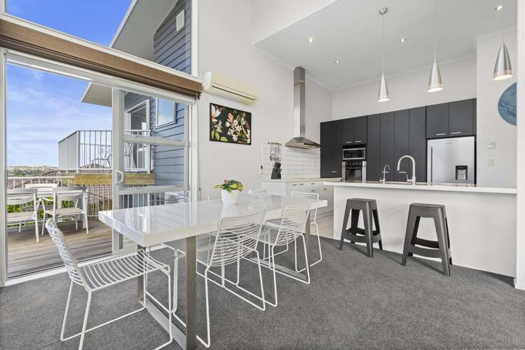 60 Chesterfield Way Orewa_10