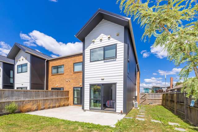 7/150 Te Rapa Road Beerescourt_3