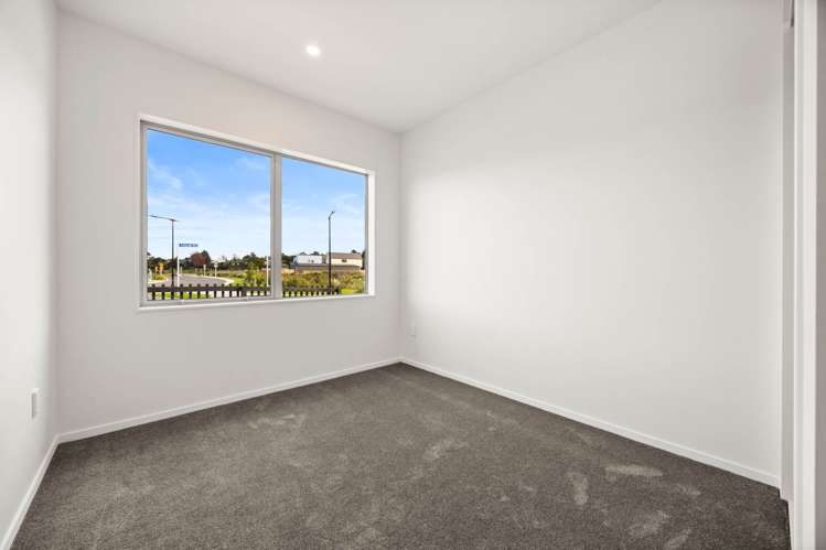 44 Furlough Road Opaheke_15