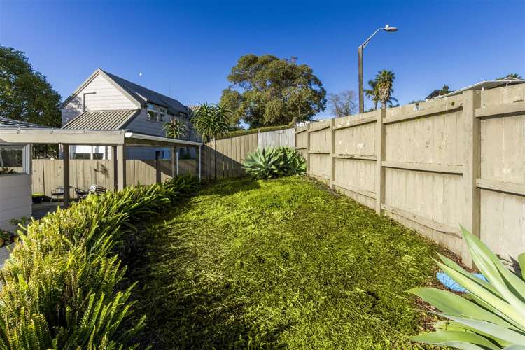 1/25 Mayall Avenue Beach Haven_10