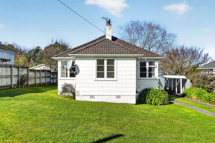 82 Opaki Road_0