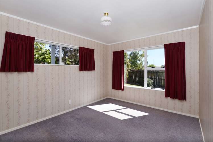 32 Washbourn Drive Richmond_12