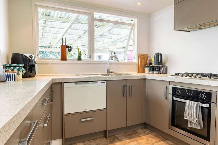 88 Atkinson Avenue Otaki Beach_9
