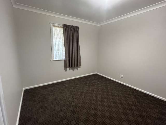 2/51 Seignior Street Junee_4