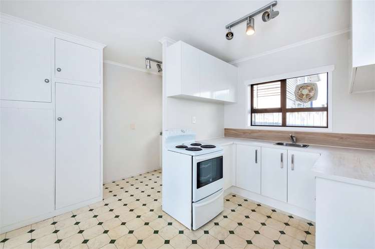 2/115 Mcleod Road Te Atatu South_8