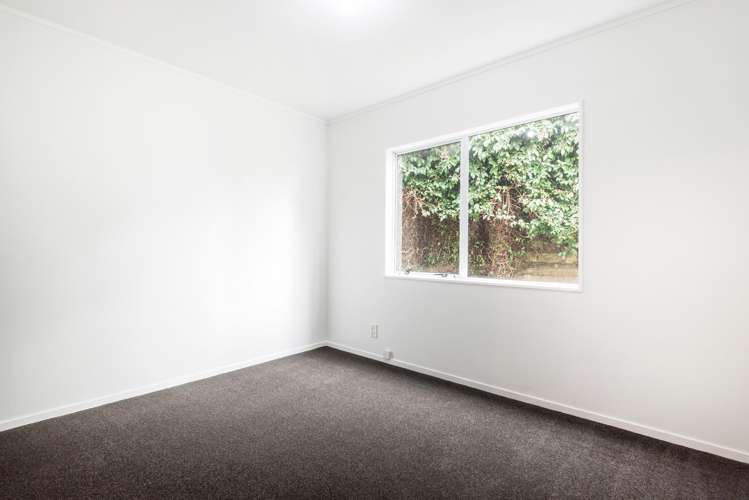 2/7 Taurus Crescent Beach Haven_10