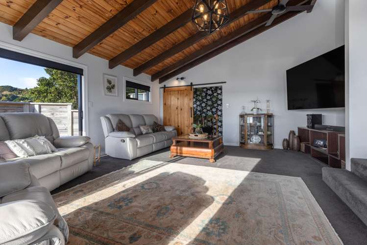 10 Kinloch Place Papakowhai_5