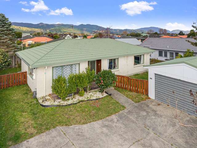 Paraparaumu Living with Everything in Reach