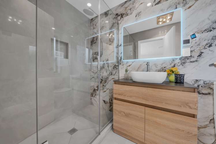 1 Tullymore Drive Flat Bush_17