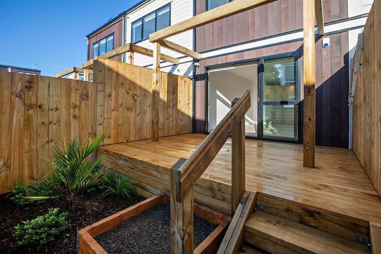 6/8 James Laurie Street Henderson_9