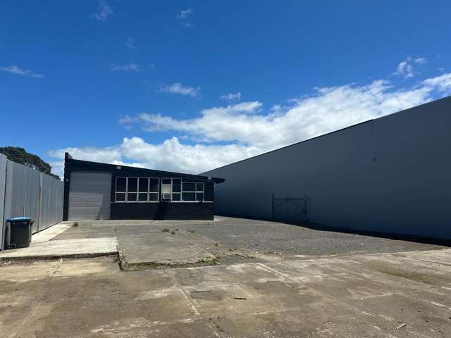 CBRE | Refurbished Warehouse + Yard