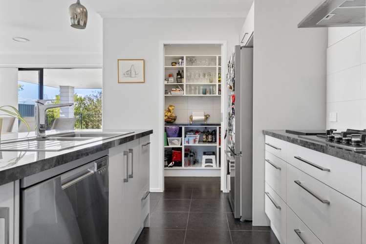 11 Tuhua Close Wharewaka_10