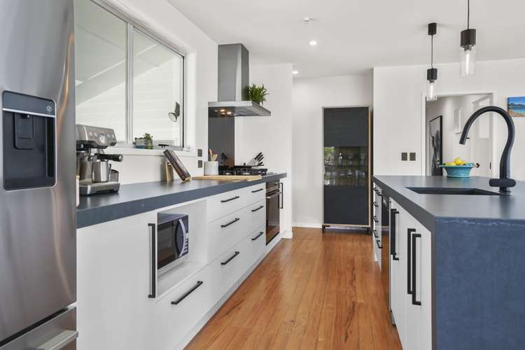 25 Finlow Drive Te Atatu South_9