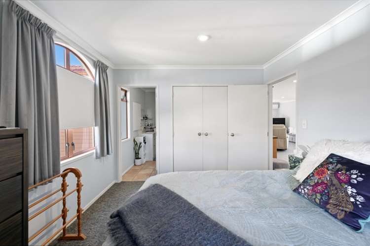 1/8 Cheyne Road (Cotswold Court) Pyes Pa_15