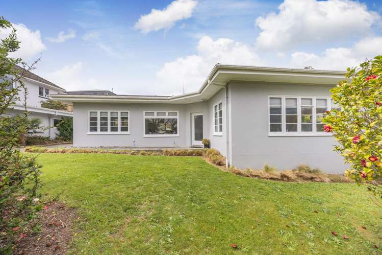 34 Rainforth Street Roslyn_24