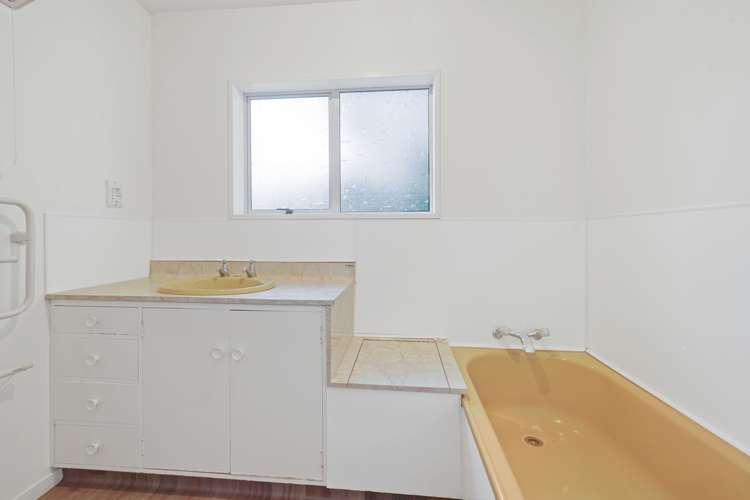 1/10 Cardiff Avenue Somerfield_12